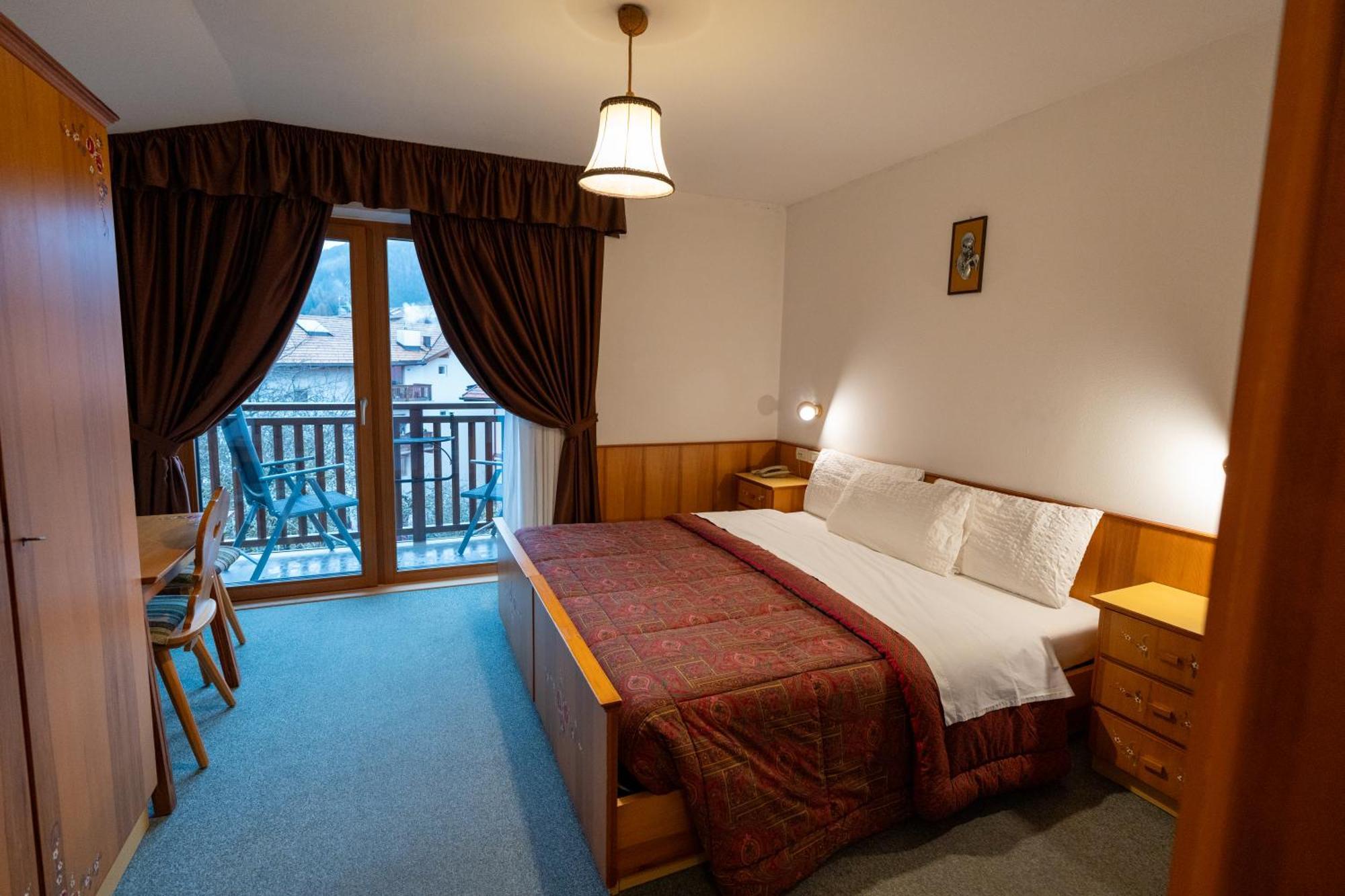 Albergo Pensione Serenetta Varena Exterior foto